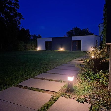 Vila Věkoše - apartmán s terasou a zahradou Hradec Kralove Exterior foto