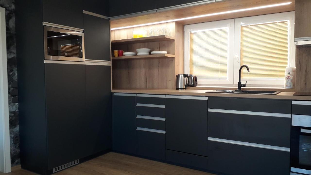 Vila Věkoše - apartmán s terasou a zahradou Hradec Kralove Exterior foto